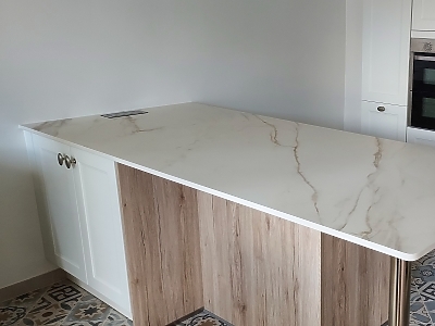 Plan de travail en ABKStone Calacatta Gold en finition mate