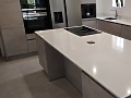 Plan de travail en quartz Unistone Carrara Misterio