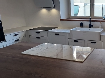 Plan de travail en Dekton Tundra 22 en finition polie